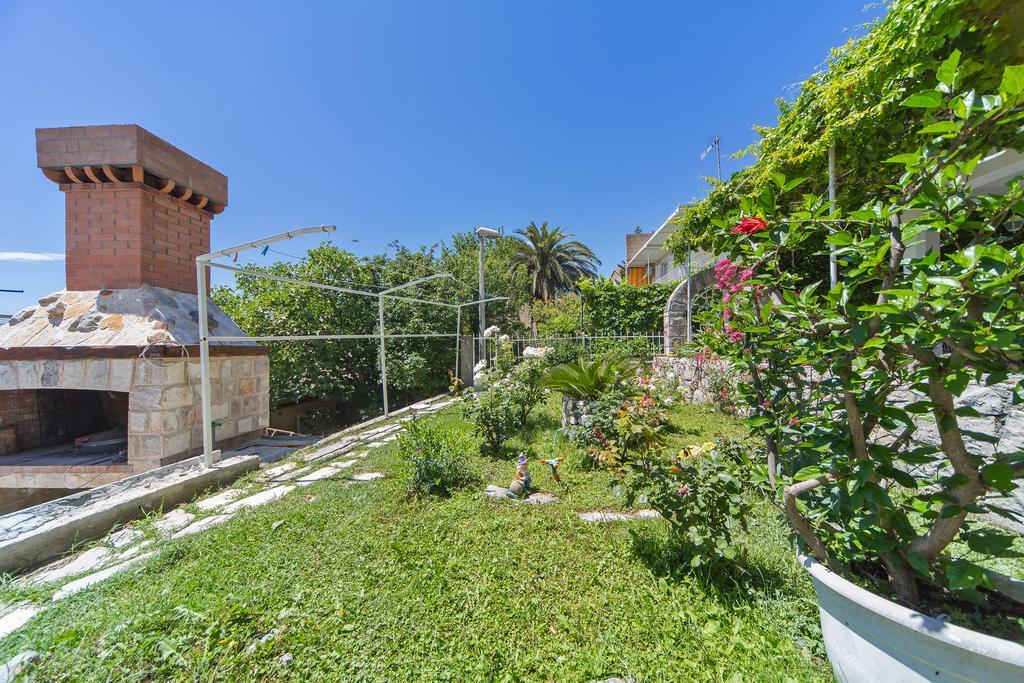 Flora Apartman Mlini